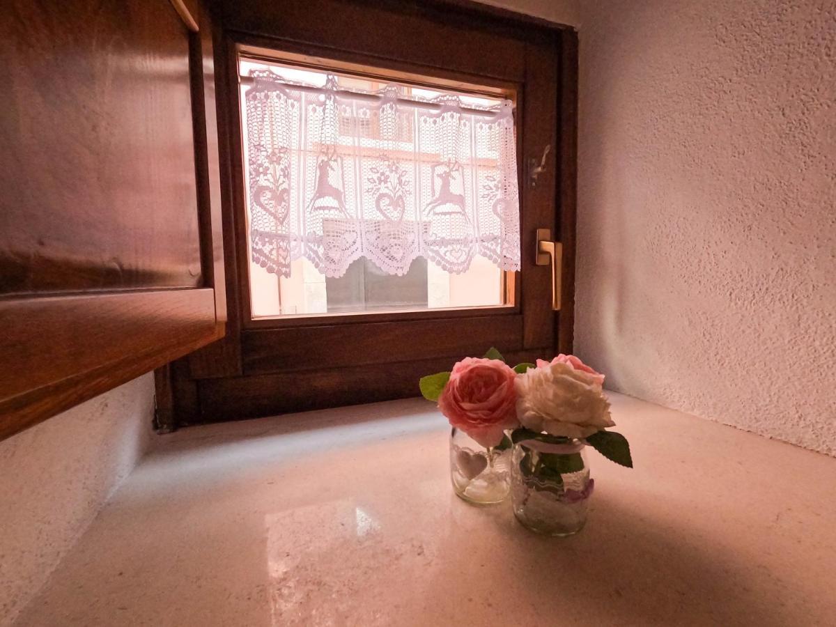 San Domenico House - Centro Storico Bed and Breakfast L'Aquila Eksteriør billede
