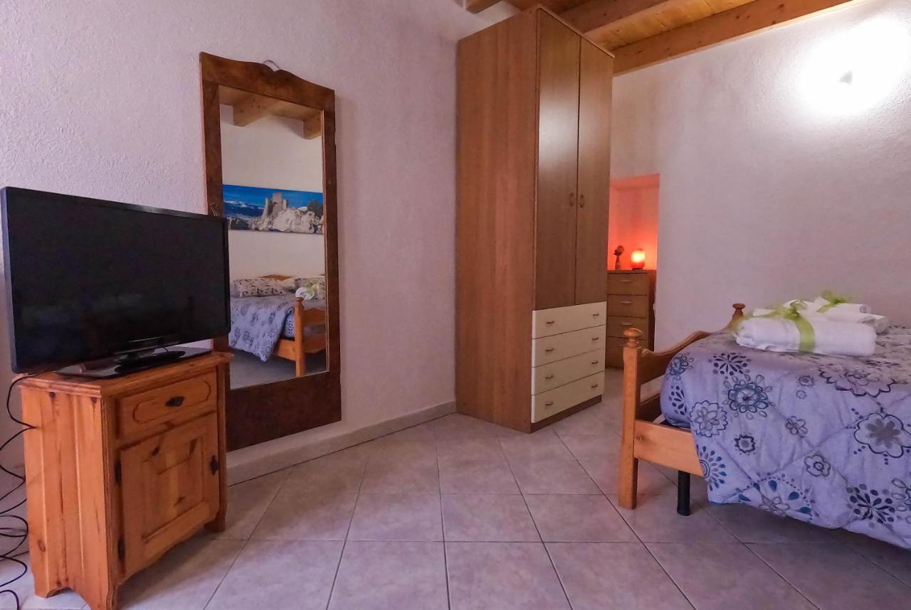 San Domenico House - Centro Storico Bed and Breakfast L'Aquila Eksteriør billede