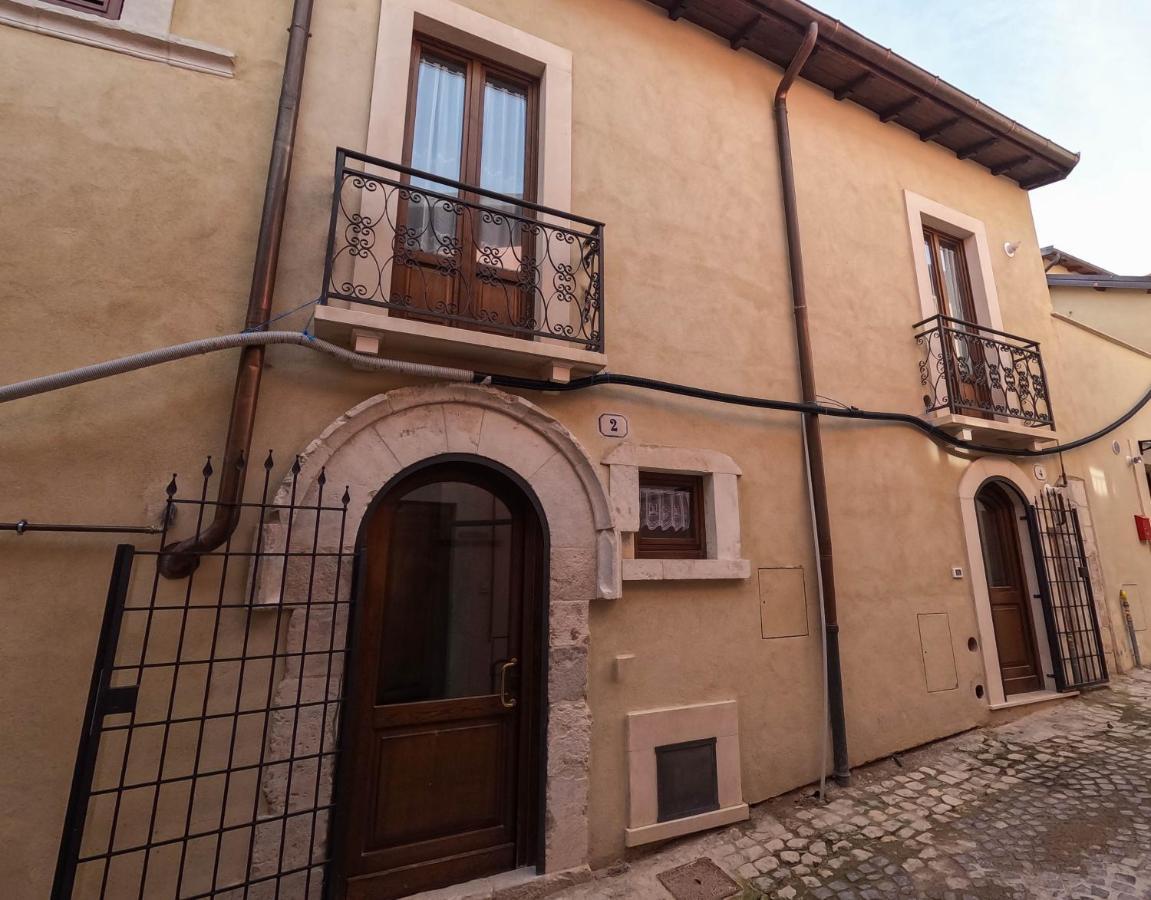 San Domenico House - Centro Storico Bed and Breakfast L'Aquila Eksteriør billede